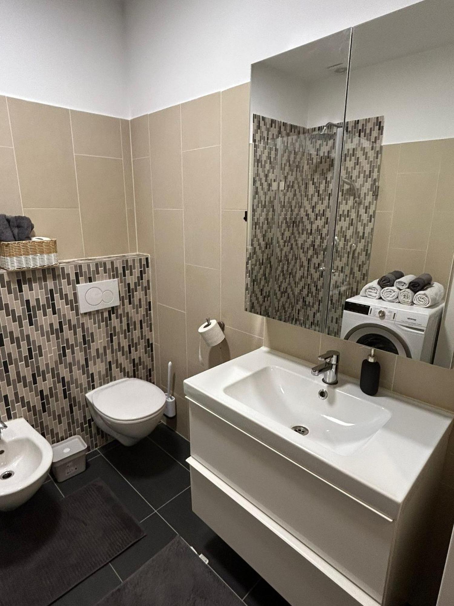 Favoriten Apartments Vienna Luaran gambar